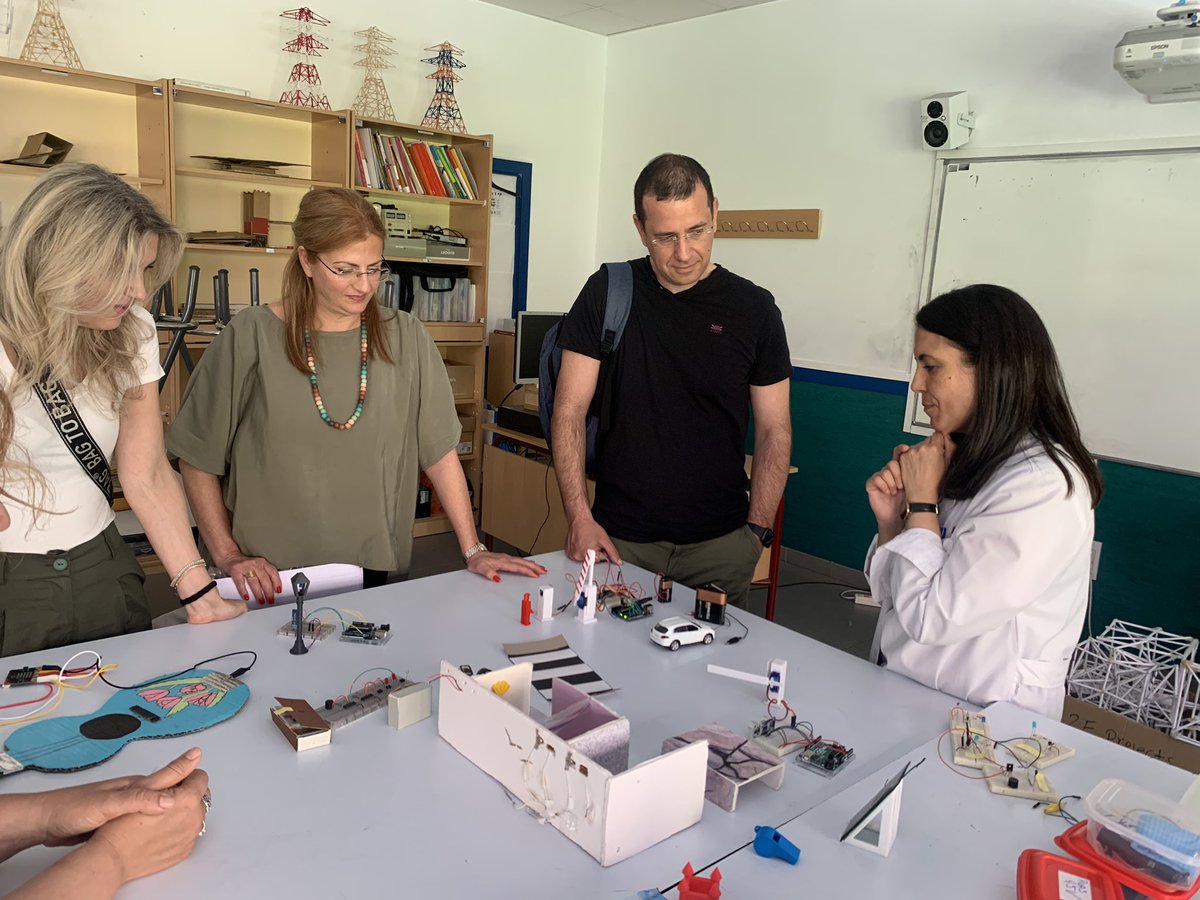 Laura M. 🚀🗺️🖱️ (@simonetlau) on Twitter photo Una semana muy especial compartiendo experiencias con 3 profes griegos de Erasmus. Mil gracias a todos los centros que nos habéis abierto las puertas🔝<a href="/iesgrancapitan/">IES Gran Capitán</a> <a href="/juan_ceip/">CEIP Juan de la Cierva - Villaverde</a> <a href="/iesblasdeotero/">IES BLAS DE OTERO</a> <a href="/ceipgonzalo/">Ceip Gonzalo Fernández de Córdoba</a> <a href="/IESCervantes1/">IES Cervantes</a> #IESJuanRamónJiménez <a href="/iespaluche/">IES Parque Aluche</a> #IF_CMadrid #ISMIE Una semana muy especial compartiendo experiencias con 3 profes griegos de Erasmus. Mil gracias a todos los centros que nos habéis abierto las puertas🔝<a href="/iesgrancapitan/">IES Gran Capitán</a> <a href="/juan_ceip/">CEIP Juan de la Cierva - Villaverde</a> <a href="/iesblasdeotero/">IES BLAS DE OTERO</a> <a href="/ceipgonzalo/">Ceip Gonzalo Fernández de Córdoba</a> <a href="/IESCervantes1/">IES Cervantes</a> #IESJuanRamónJiménez <a href="/iespaluche/">IES Parque Aluche</a> #IF_CMadrid #ISMIE