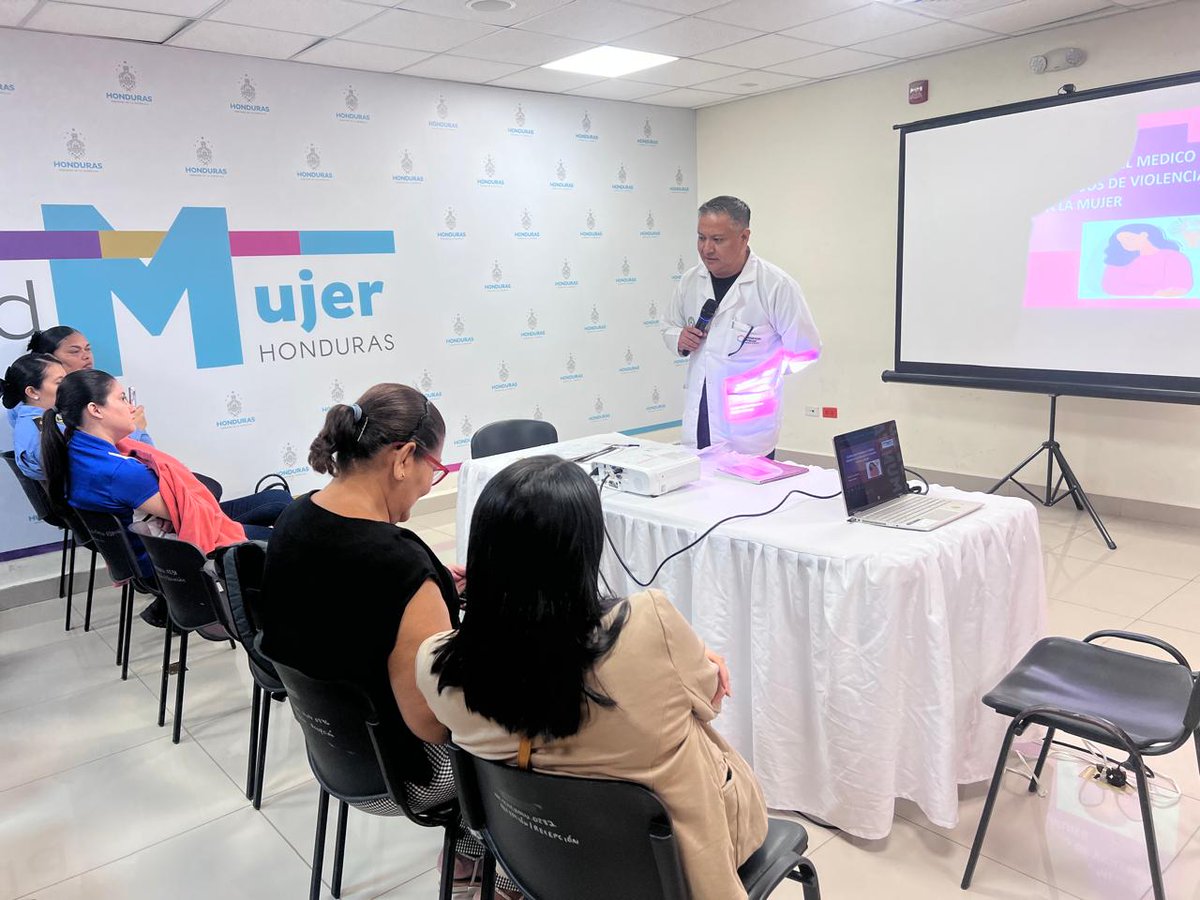 MP_Honduras's tweet photo. #OperaciónNacionalV Personal forense, fiscal y del #MAEI capacitan a 75 mujeres acerca de la violencia silenciosa https://t.co/tO259gimCj https://t.co/3NDZKosieF