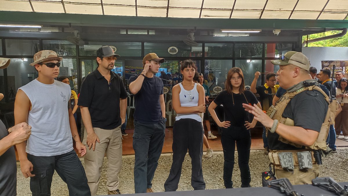 DJFPchildSmileOFC tweet media