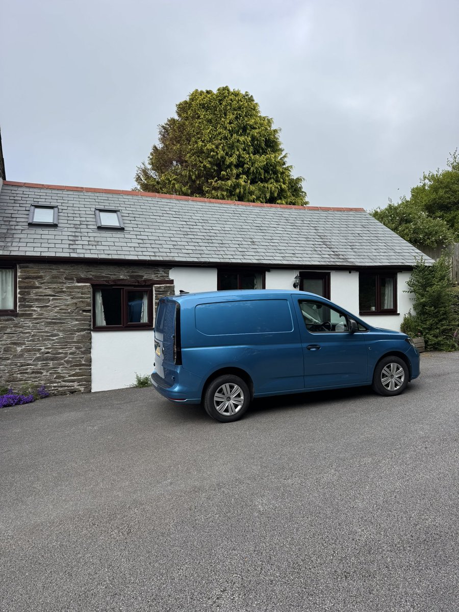 SameDayCoventry's tweet image. Our home for a week. ⛱️ 🚤 🏖️

#Looe