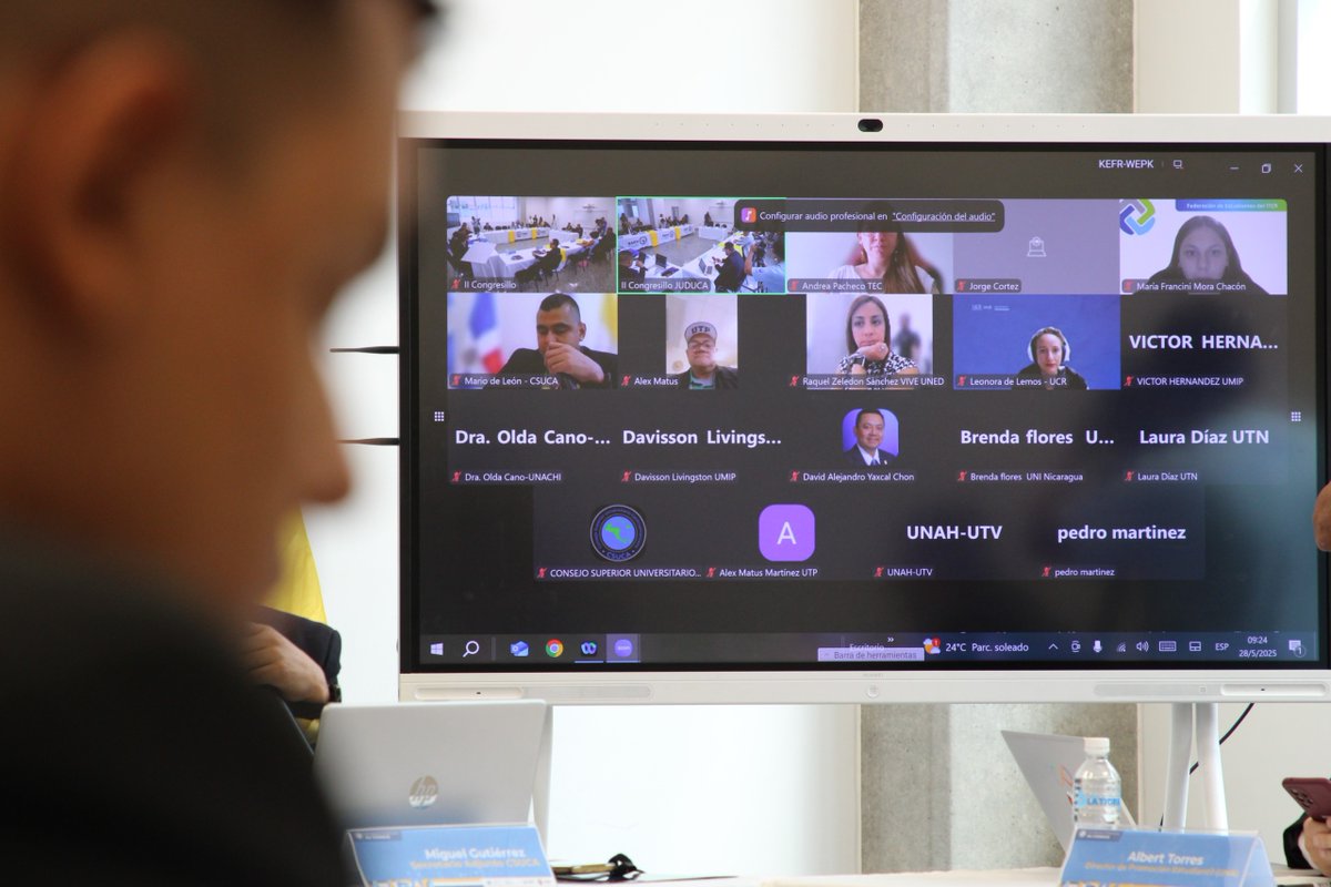 SGCSUCA's tweet image. En instalaciones de la @UNAHoficial  se desarrolló la LIII Sesión Ordinaria del Consejo Regional de Vida Estudiantil -CONREVE-, celebrada en modalidad semipresencial. 
👉Leer nota completa: csuca.org/es/liii-sesion…