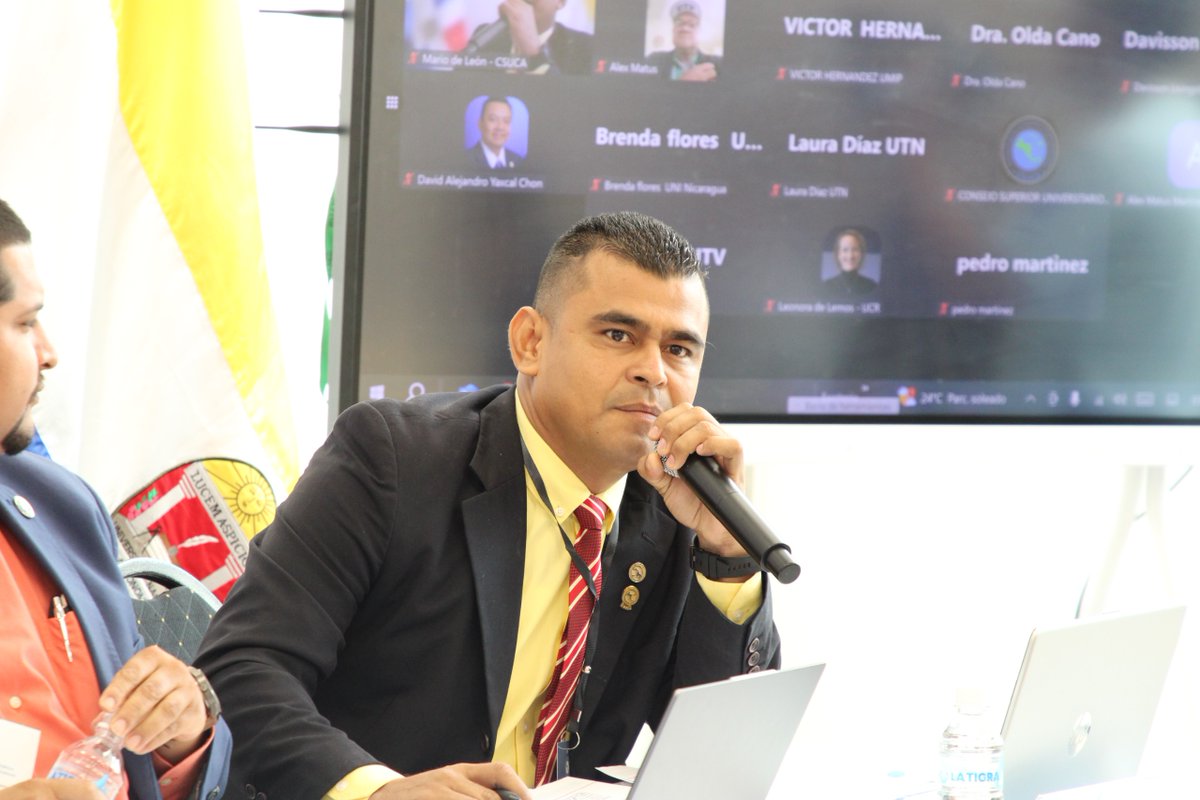 SGCSUCA's tweet image. En instalaciones de la @UNAHoficial  se desarrolló la LIII Sesión Ordinaria del Consejo Regional de Vida Estudiantil -CONREVE-, celebrada en modalidad semipresencial. 
👉Leer nota completa: csuca.org/es/liii-sesion…