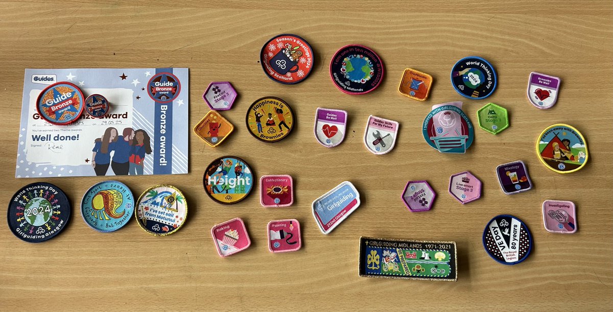 Miss McCulloch✨ (@missnmcculloch) on Twitter photo This superstar shared her recently achieved Guide Bronze Award with the class. She also spoke about her other badges and how she earned them. Well done!🌟👏🏼✨ #ConfidentIndividual #ResponsibleCitizen <a href="/HaghillTeam/">Haghill Park Primary</a> This superstar shared her recently achieved Guide Bronze Award with the class. She also spoke about her other badges and how she earned them. Well done!🌟👏🏼✨ #ConfidentIndividual #ResponsibleCitizen <a href="/HaghillTeam/">Haghill Park Primary</a>
