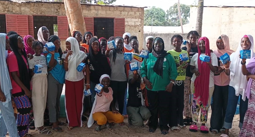 À l'occasion de la Journée Mondiale de l'Hygiène Menstruelle, le CCA de Ziguinchor, en partenariat avec la Direction de la Protection Sociale des Jeunes (DPSJ) et l'appui de l'UNFPA, a organisé le 28 mai une série de causeries éducatives dans plusieurs quartiers de la ville.