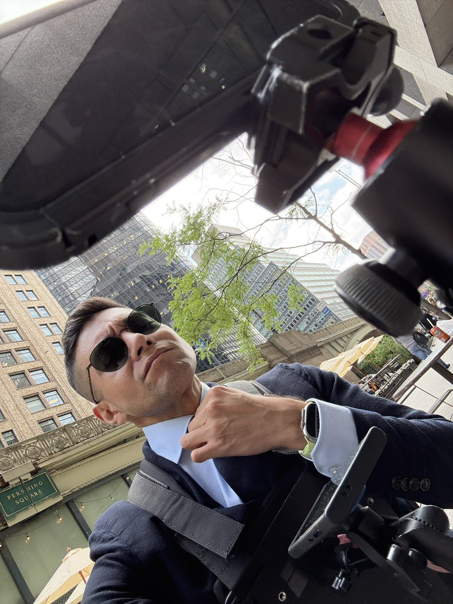 A fine day for being the very best like no one ever was. #pokemonGo IRL in NYC, hosting raids!

👉👉 dandyis.live