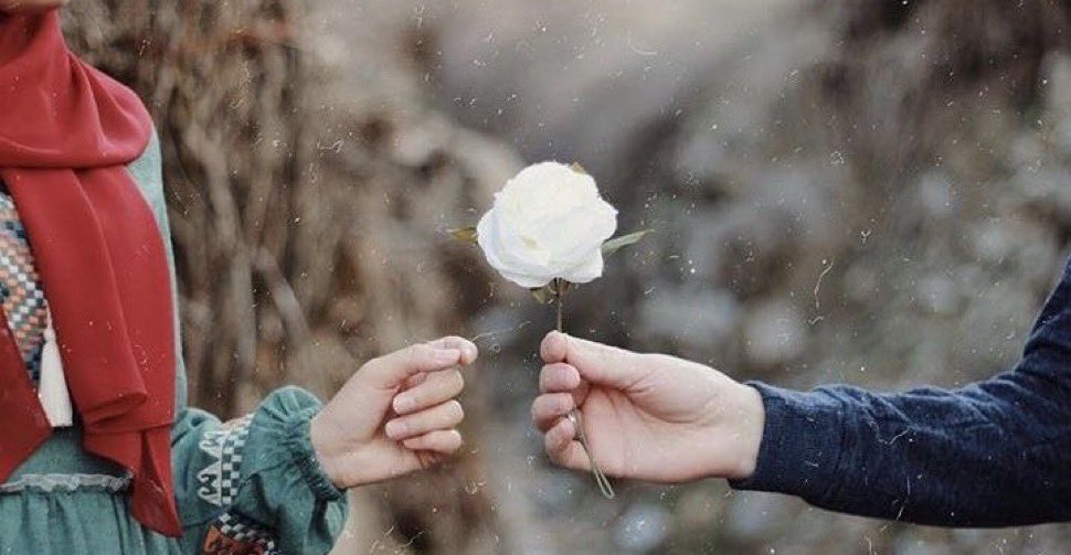 Ahlâkıyla örnek olan bir yoldaş,tüm güzelliklere bedeldir…

|| Bâzgeşt