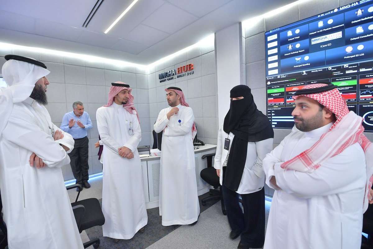 حققت الشؤون الصحية بوزارة الحرس الوطني، المعايير الدولية لتجديد شهادة اعتماد نموذج نضج أنظمة تحليل البيانات (AMAM) – المستوى السابع، لتكون بذلك أول منشأة صحية في العالم تحقق هذا المستوى وفق النموذج المطوّر من جمعية نظم إدارة المعلومات الصحية الأمريكية <a href="/HIMSS/">HIMSS</a> .

ويُعد هذا النموذج