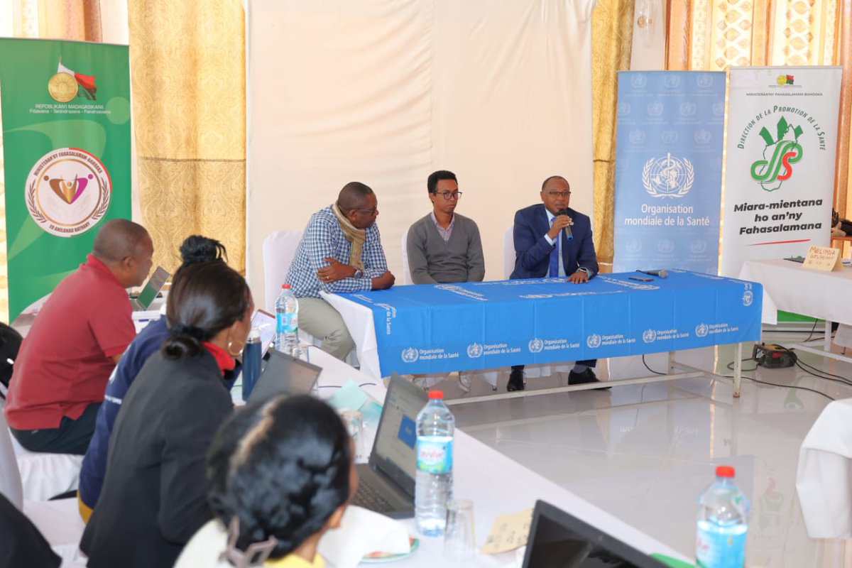 OMS Madagascar (@omsmadagascar) on Twitter photo 📢 Madagascar renforce sa préparation à la grippe pandémique grâce à un plan opérationnel de communication sur les risques (CREC), avec l’appui de <a href="/OMSMadagascar/">OMS Madagascar</a> et des ministères partenaires.
🎯 Objectif : mieux informer, mobiliser, et lutter contre l’infodémie. 📢 Madagascar renforce sa préparation à la grippe pandémique grâce à un plan opérationnel de communication sur les risques (CREC), avec l’appui de <a href="/OMSMadagascar/">OMS Madagascar</a> et des ministères partenaires.
🎯 Objectif : mieux informer, mobiliser, et lutter contre l’infodémie.