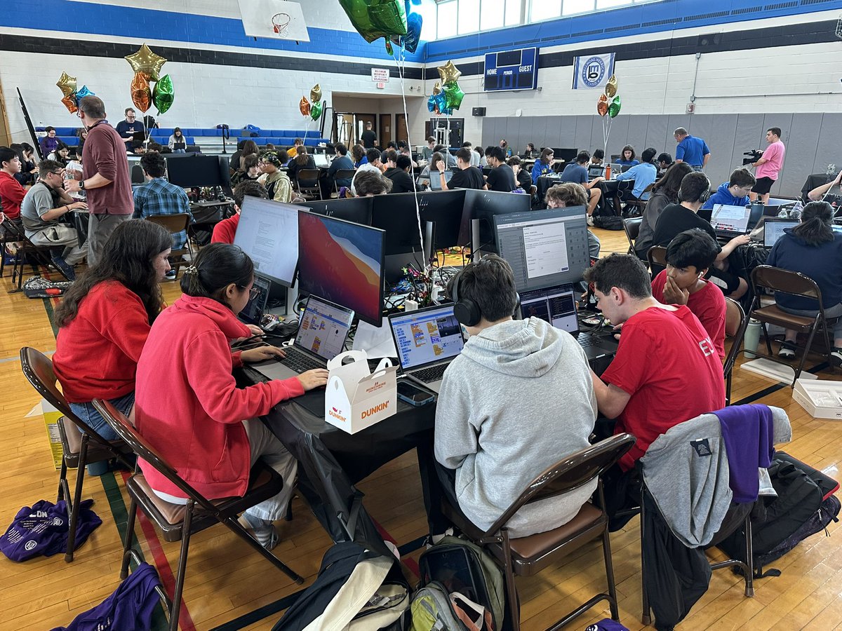 whittneysmith_'s tweet image. Congratulations to our high school hackathon team on a 3rd place finish in today’s competition! #MineolaProud #codeconquest2025 @kid_OYO @oyoclass