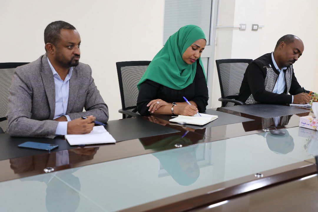 TeybaHassen's tweet image. Pleased to host UNHCR Special Advisor Per Heggenes, where we stressed the need to expand access to energy for refugees. We discussed @ large the role of energy in driving economic growth & resilience. 🇪🇹 committed to climate action and expand irrigation.