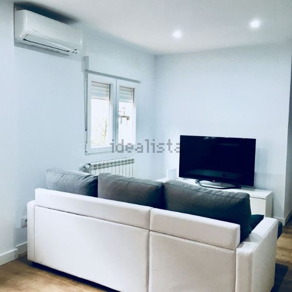 _mariiatorress's tweet image. BUSCAMOS COMPI DE PISO MADRID
Zona de Valdezarza, calle Armenteros. 
Alquiler 530€ (sin gastos).
Entrada a mediados de Julio
Es un piso de tres, somos dos chicas que estaremos en cuarto de carrera
#alquilermadrid #pisomadrid #Queydondeestudiar2025
Compartid si podéis porfa:)