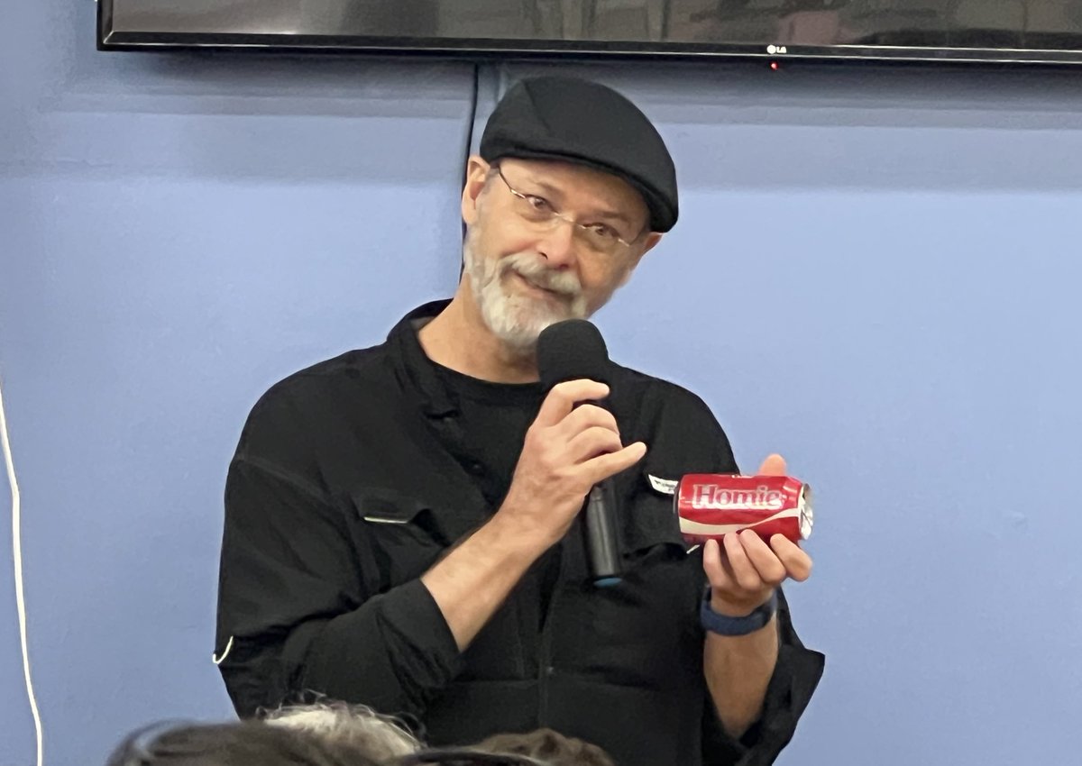 ESPaulsonAuthor's tweet photo. I attended a Christopher Moore author appearance at  @AndersonsBkshp ! He delved into his writing &amp; new novel Anima Rising. Got to chat with him while he signed 3 books! Glad he told me about the online bonus material for Sacre Bleu. @TheAuthorGuy #ChristopherMoore #AnimaRising https://t.co/8Mv6oFgvJF