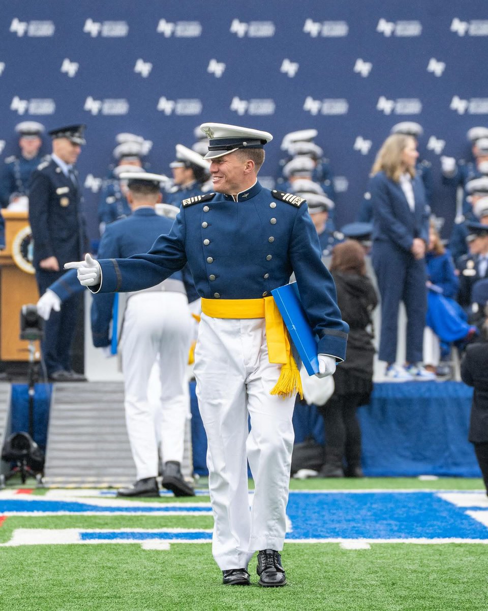 How it started…how it’s going! #USAFA2025 
#LongBlueLine 
#neverquitneversettle