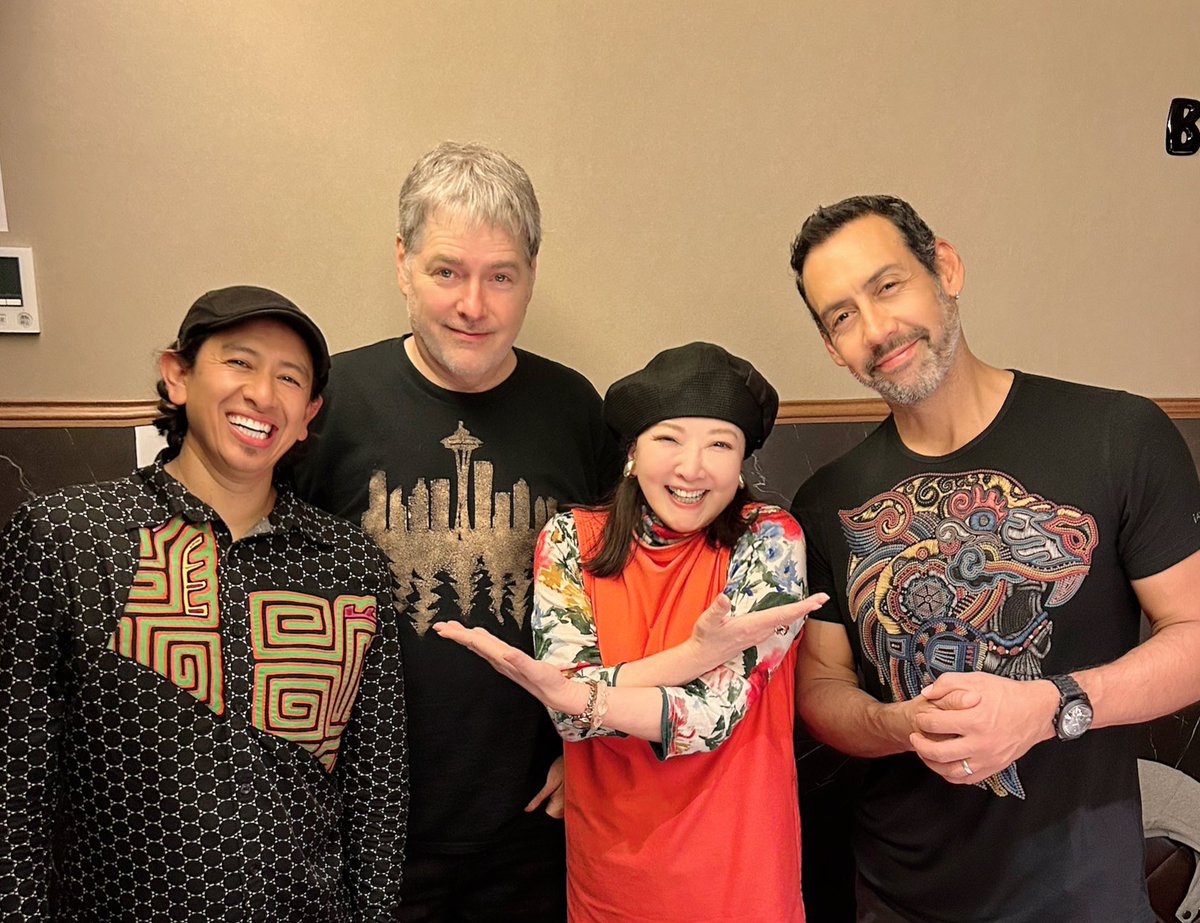 A unique ensemble. Although I heard it for the first time, the evocative sound warmed my heart!

ベラ・フレック<a href="/belafleckbanjo/">Béla Fleck</a> 、エドマール・カスタネーダ、アントニオ・サンチェスからなるBEAトリオ初来日‼️<a href="/BlueNoteTokyo/">ブルーノート東京</a>