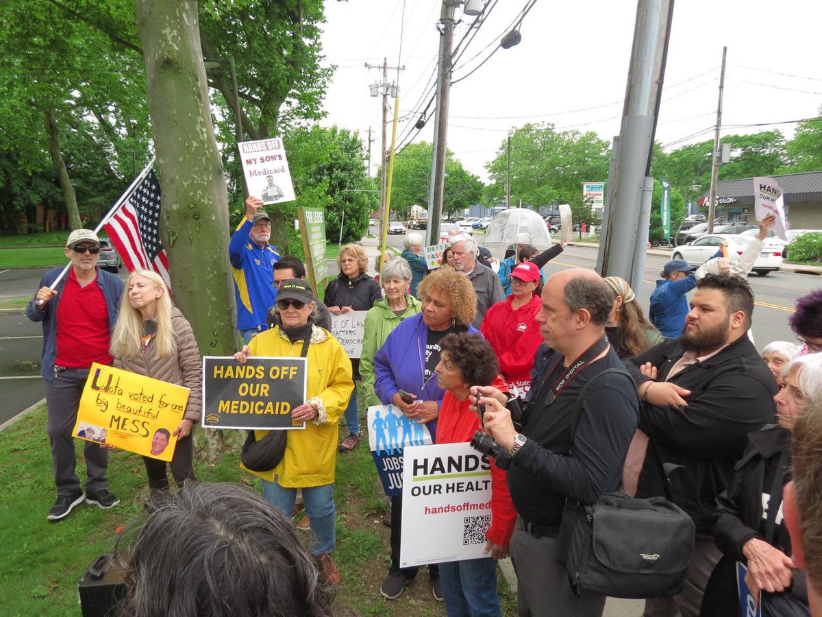 ESVoices's tweet image. Yesterday, ESV joined @LIProgress, @MaketheRoadNY, @1199SEIU, and many more to speak out against the passage of the Republican Healthcare Cuts and to hold @RepLaLota accountable for ignoring his constituents and voting YES for this disaster of a bill.
