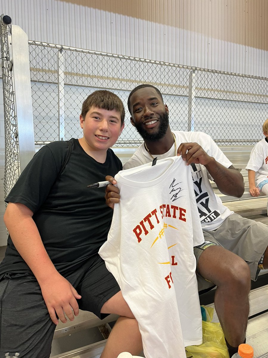 Pamela Clemensen (@pamclemensen) on Twitter photo Easton went to the <a href="/PittStGorillas/">Pitt State Athletics 🦍</a> Football Camp. He said “when we played 2-hand touch at the end, JB came & played on our team; so technically I can say I played football with John Brown.” ❤️💛🦍 #OAGAAG Easton went to the <a href="/PittStGorillas/">Pitt State Athletics 🦍</a> Football Camp. He said “when we played 2-hand touch at the end, JB came & played on our team; so technically I can say I played football with John Brown.” ❤️💛🦍 #OAGAAG