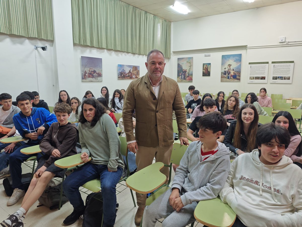 forocye's tweet image. El presidente de la Cámara de Comercio de Oviedo, Carlos Paniceres, @CamaraOviedo ha impartido una interesante conferencia sobre el significado de las cámaras de comercio.