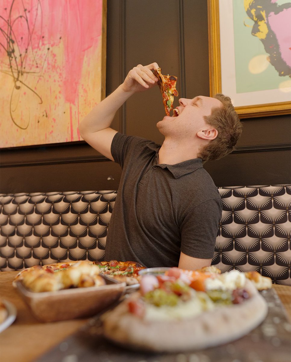 Amazing pizza at Son of a Peach Pizzeria! Congrats on your two recent national competition awards 🍕

#urbanicity #burloneats #burlon #hamonteats #hamont #sonofapeachpizzeria