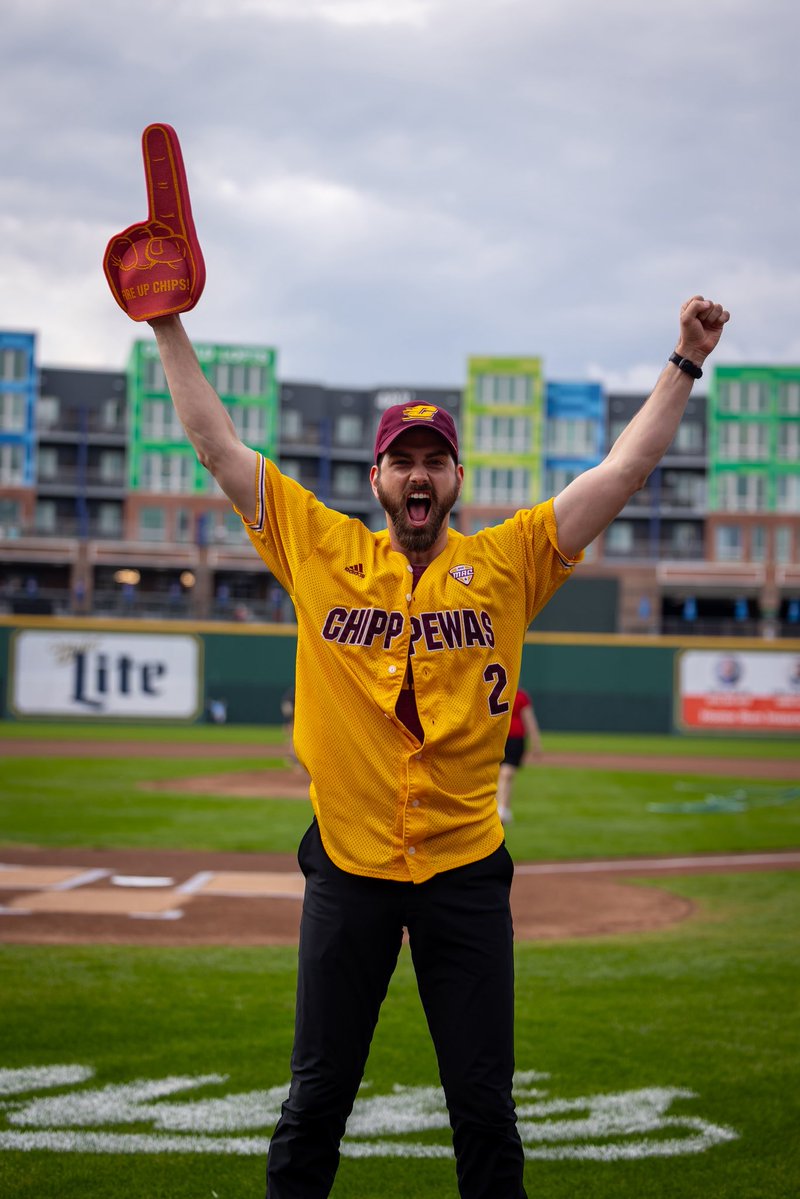 Adam Jaksa (@adamjaksa) on Twitter photo The best of both worlds.
<a href="/CMUniversity/">Central Michigan U.</a> x <a href="/LansingLugnuts/">Lansing Lugnuts</a>
#FireUpChips #GoNuts
đź“· <a href="/sydklinephoto/">Sydney</a> The best of both worlds.
<a href="/CMUniversity/">Central Michigan U.</a> x <a href="/LansingLugnuts/">Lansing Lugnuts</a>
#FireUpChips #GoNuts
đź“· <a href="/sydklinephoto/">Sydney</a>
