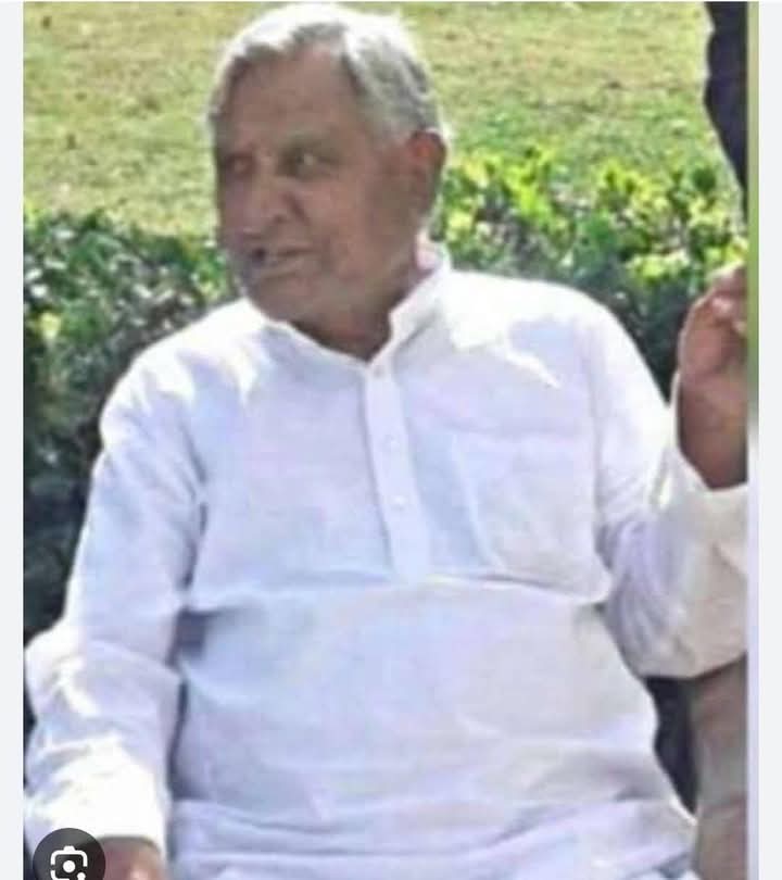 Waseembaba123's tweet image. Former MLA and MLC Mohd Sultan Pandithpori, father of Irfan Pandithpori and brother of Gh. Nabi Pandithpori, has passed away. Namaz-e-Janaza will be offered tomorrow at 9 AM at his Noor Bagh residence in Baramulla.
J&K People's Conference
Irfan Pandithpuri