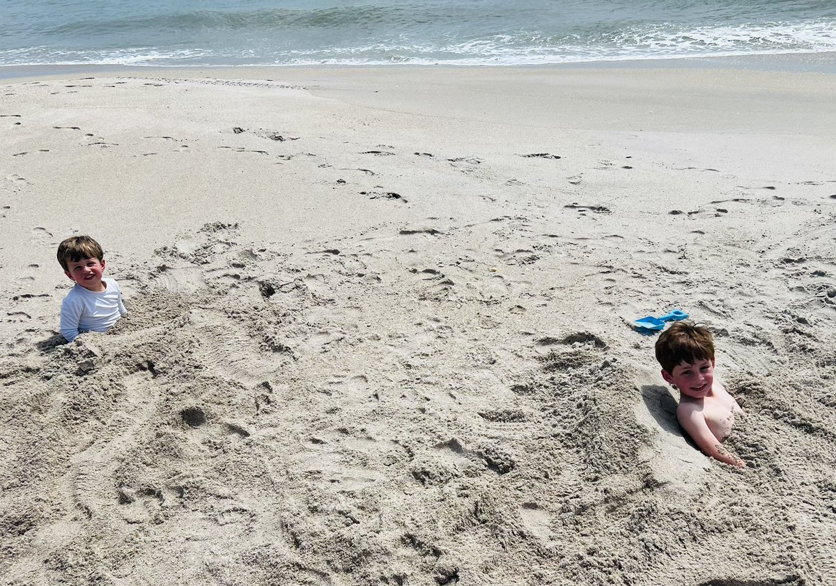 CoachBenReaves's tweet photo. Who said watching two kids at the beach was hard? They stayed in my sights all day!!
#CoachesFindSolutions
#HappyDeadWeek https://t.co/14r0CsbFTn
