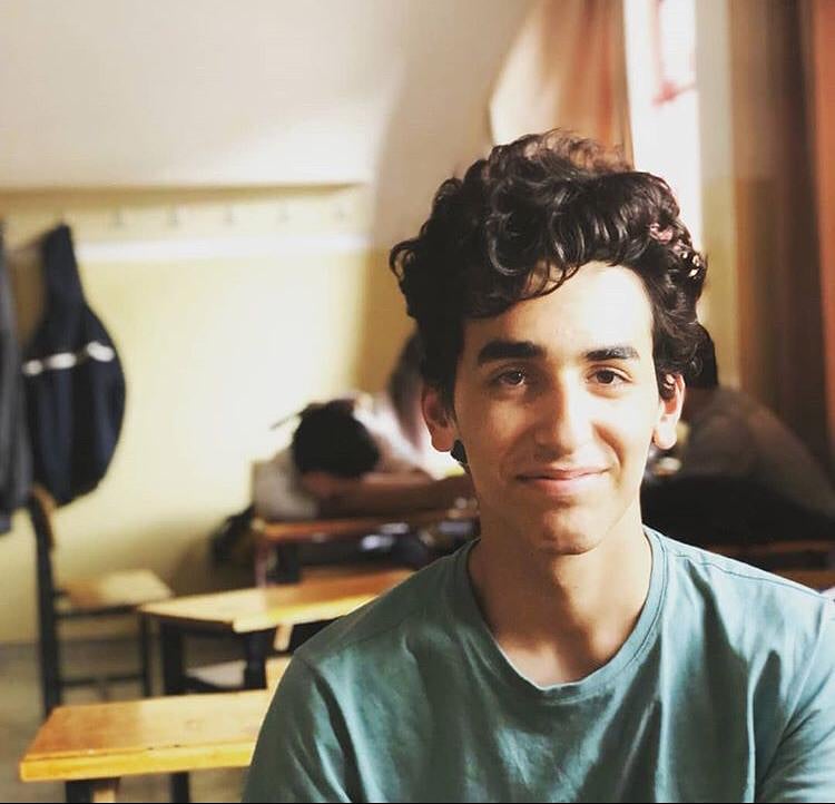 5 yıl önce bisikleti ile eve dönerken alkollü sürücünün arkadan çarpıp kaçması sonucu katledilen, sevenlerinden, hayallerinden,bisikletinden, geleceğinden kopartılan #UmutGündüz bugün 24 yaşına girdi.
Doğum günün kutlu olsun.
#umutasesol  #30Mayıs 
#Hep19Yaşında