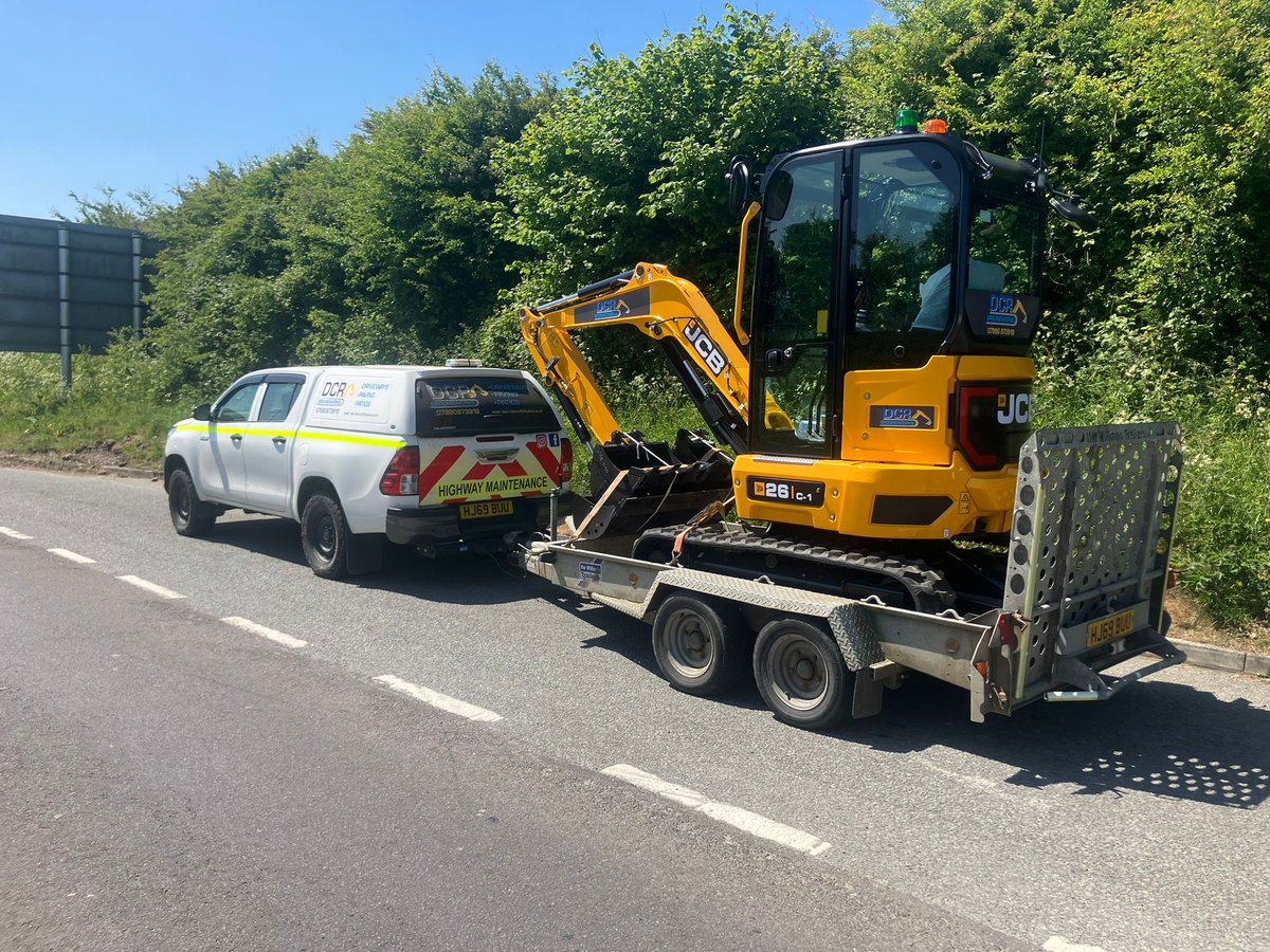 We’ve just delivered a brand new JCB 26C to its new home. A big thank you to Dennis Roberts for choosing Gunn JCB, we appreciate your business and trust! 💪

#JCB #GunnJCB #MachineDelivery