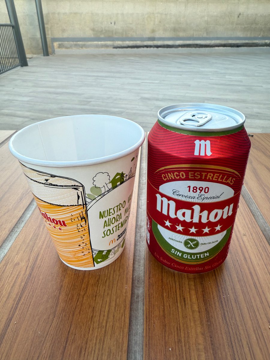 McDonald’s in Spain putting the UK restaurants to shame on the Gluten Free front, Gluten free options on the burgers but also with the beers 🍺 

#McDonalds <a href="/McDonaldsUK/">McDonald's UK</a> <a href="/McDonalds/">McDonald's</a>