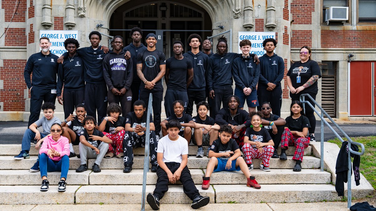 Providence Public Schools (@pvdschools) on Twitter photo Little readers lit up as the team shared stories, laughter, and inspiration showing that champions lead both on the court and in the classroom.🏀📗👏 <a href="/ClassicalHSPVD/">Classical High PVD</a> <a href="/GJWestSchool/">George J West School</a> Little readers lit up as the team shared stories, laughter, and inspiration showing that champions lead both on the court and in the classroom.🏀📗👏 <a href="/ClassicalHSPVD/">Classical High PVD</a> <a href="/GJWestSchool/">George J West School</a>