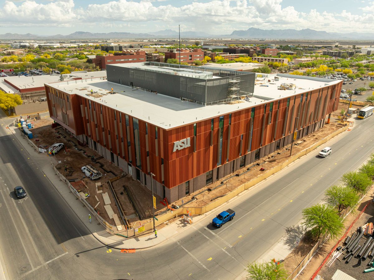 GlobalRSW's tweet photo. Finished roofing work at ASU’s Polytechnic Research and Education Building! Installed a 115mil fleeceback PVC system with R-30 insulation and metal coping. Thanks to McCarthy Construction for the partnership.

#globalroofinggroup #grg #ASU #CommercialRoofing https://t.co/WeCnisjrNH