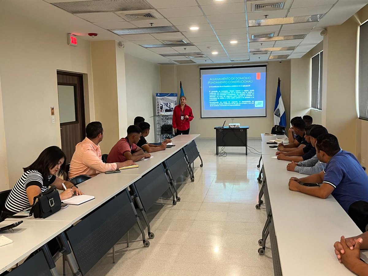 #OperaciónNacionalV En #SPS la Fiscalía de Impugnaciones en conversatorio con agentes de la DPI en temas sobre los derechos fundamentales y procedimientos a desarrollar en allamientos