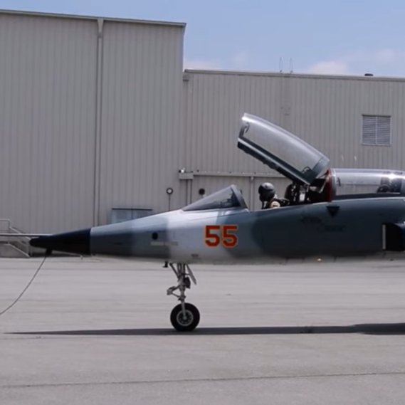 A civilian F-5 makes it's way across the US last week... stopping for fuel along the way.

globe.adsbexchange.com/?icao=a03f25&l…

youtube.com/watch?v=4WFCJN…