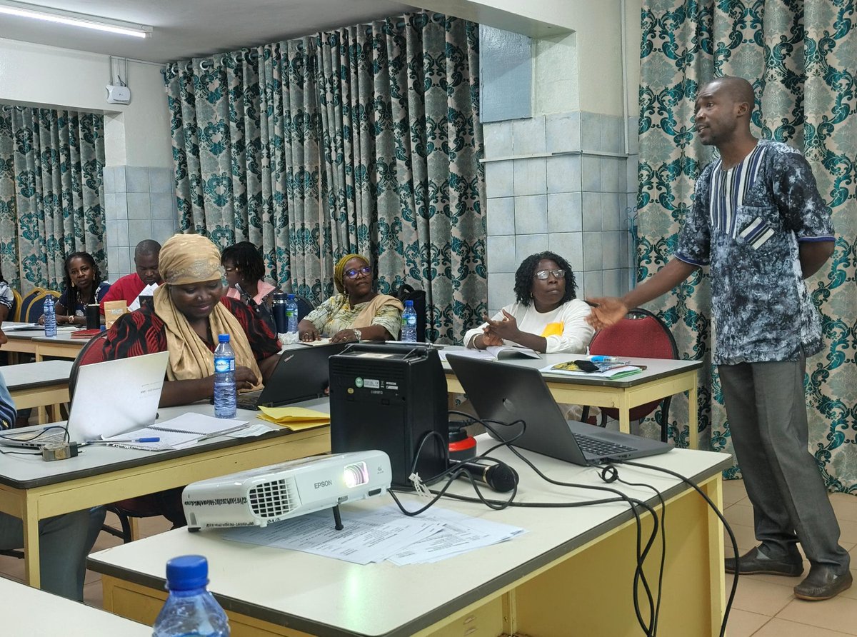 ADEPBF's tweet photo. L'ADEP booste ses équipes ! Du 21 au 23 mai, notre personnel a suivi une formation intense sur la santé mentale à Ouagadougou. Nos équipes sont désormais mieux outillées avec des techniques de gestion du stress et des émotions. Une étape clé pour plus d'impact et de résultats. https://t.co/oS9rORlAYm