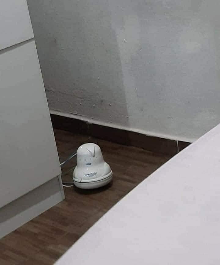 PapoDeprogress0's tweet photo. O chuveiro vindo me buscar nesse frio pra tomar banho se ele não vir buscar eu não vou KKKK 🥶 https://t.co/5M9VlE33Hu