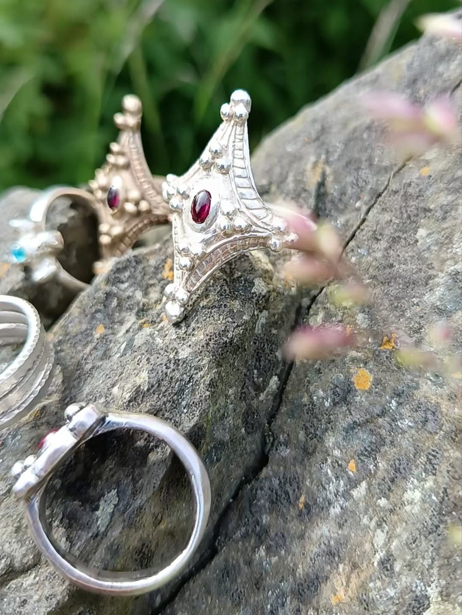 caledonianforge's tweet image. Ancient Rings of Scotland. Unique pieces from bronze and silver, inlaid with garnets and glass cabochons. Every piece has been carefully studied and handcrafted based on real ancient rings found across Scotland. ✨ #pictish #Scottish #celtic