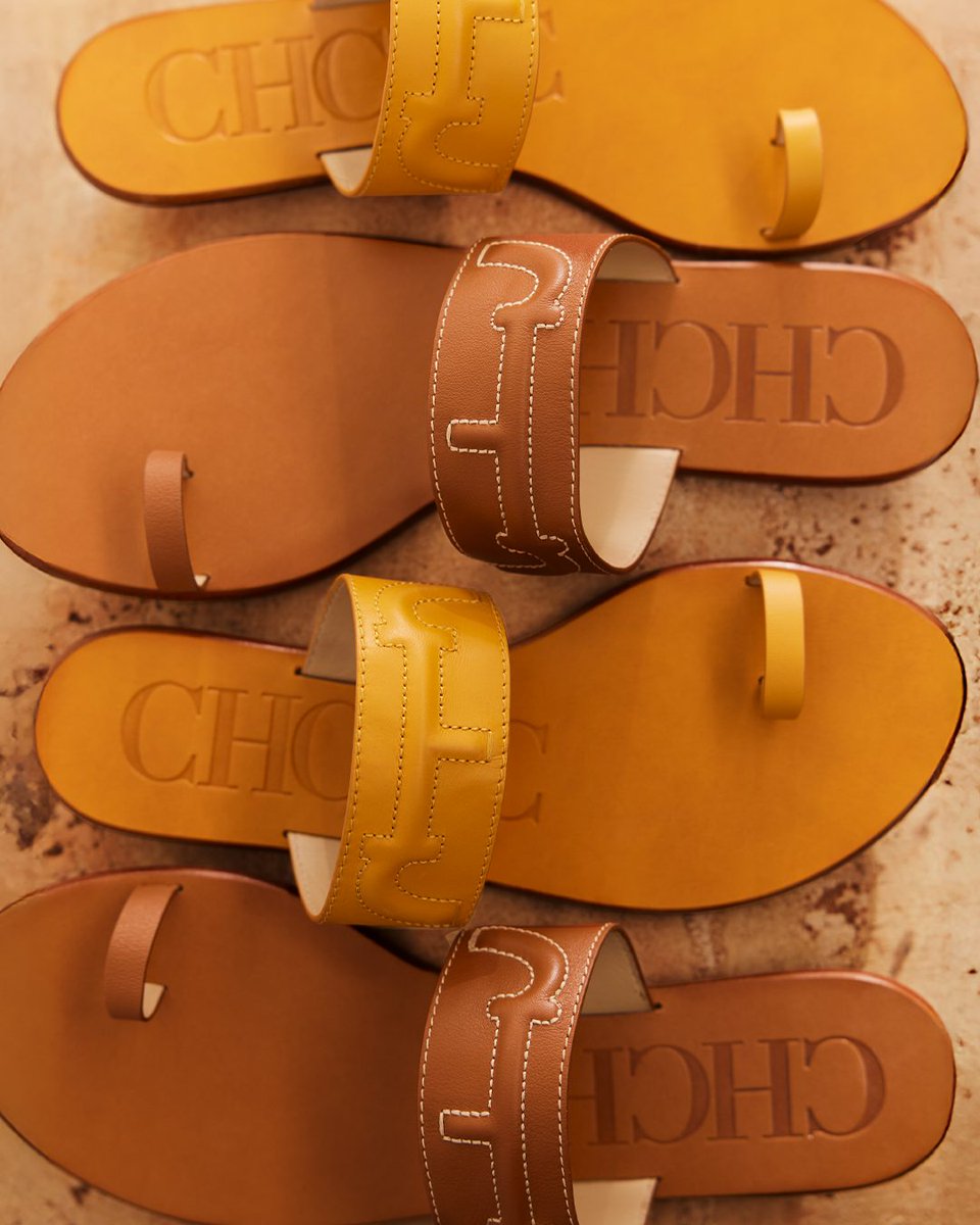 Every summer day deserves a unique piece that tells its story. Every stitch of #CHDomaInsignia Cut Out does. Find your favorite.
#CHInsignia #CHCarolinaHerrera