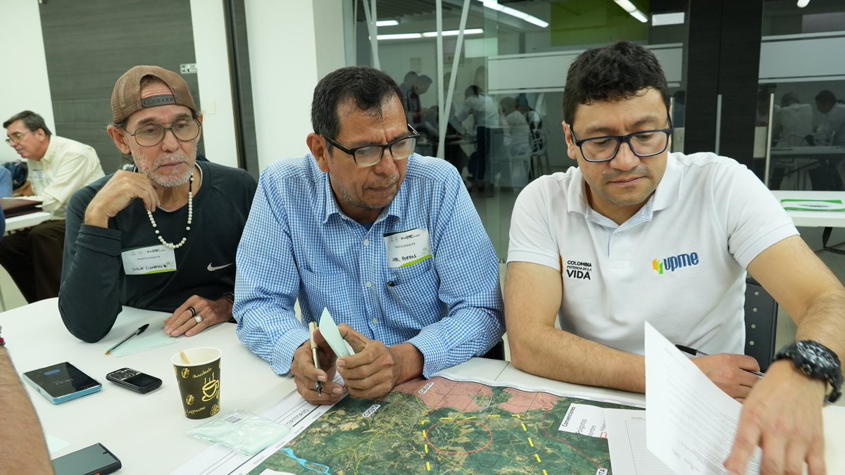 En el marco de la estrategia #MisiónTransmisión, conversamos con la comunidad sobre la Convocatoria UPME 06-2024 para la construcción de la Subestación Tonchalá 230 kV, abordando sus especificaciones técnicas y el impacto del proyecto en el territorio.