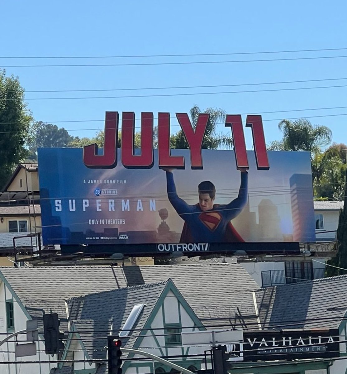 New look at a ‘SUPERMAN’ billboard.

(📸: <a href="/bluebeetlesbug/">michelle</a>)