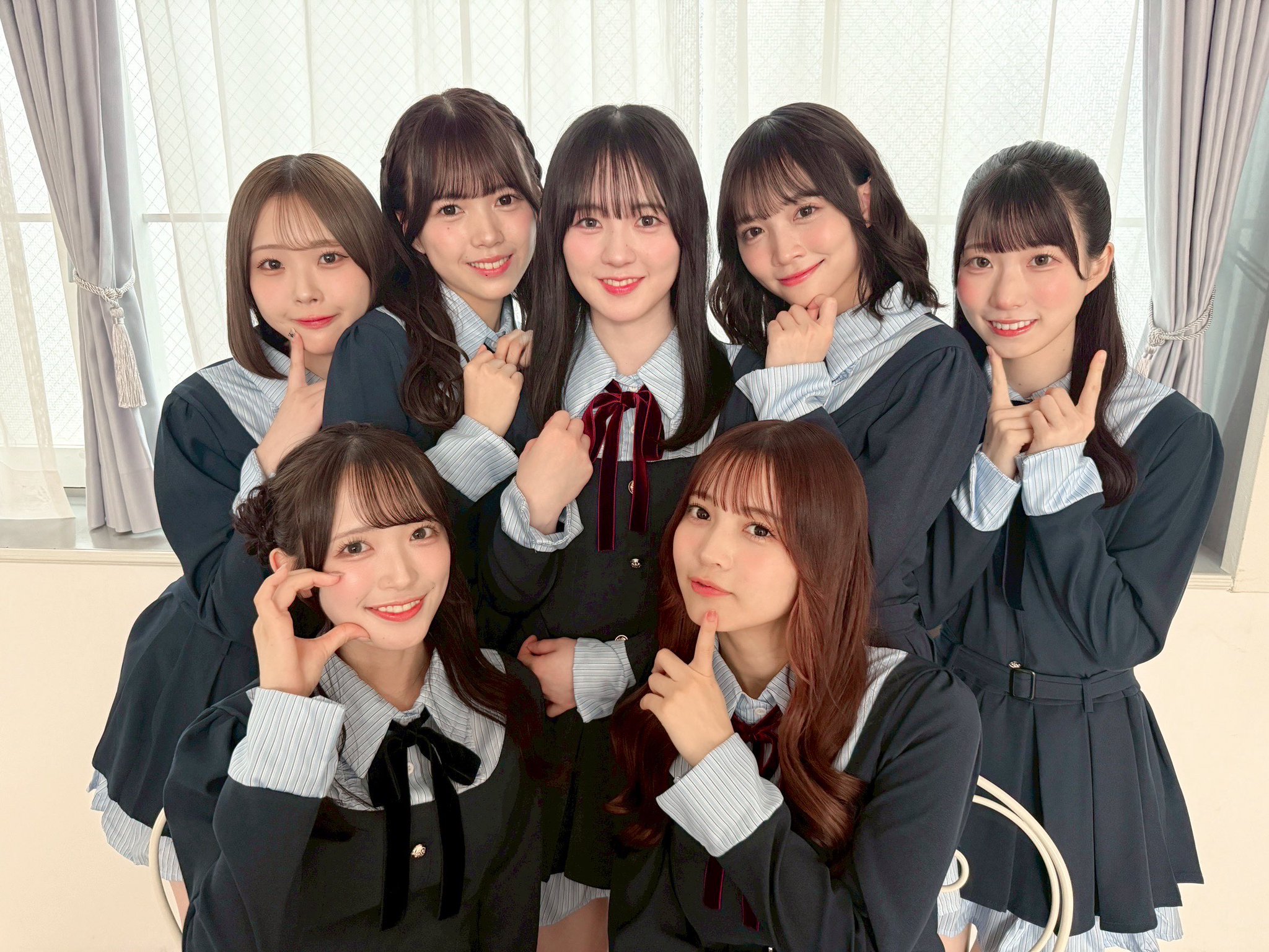 めいページ♡⃜ あなたの推しは何色？ Oshi Bunnies💜🩵💚💛🧡❤️🩷🐇🖤