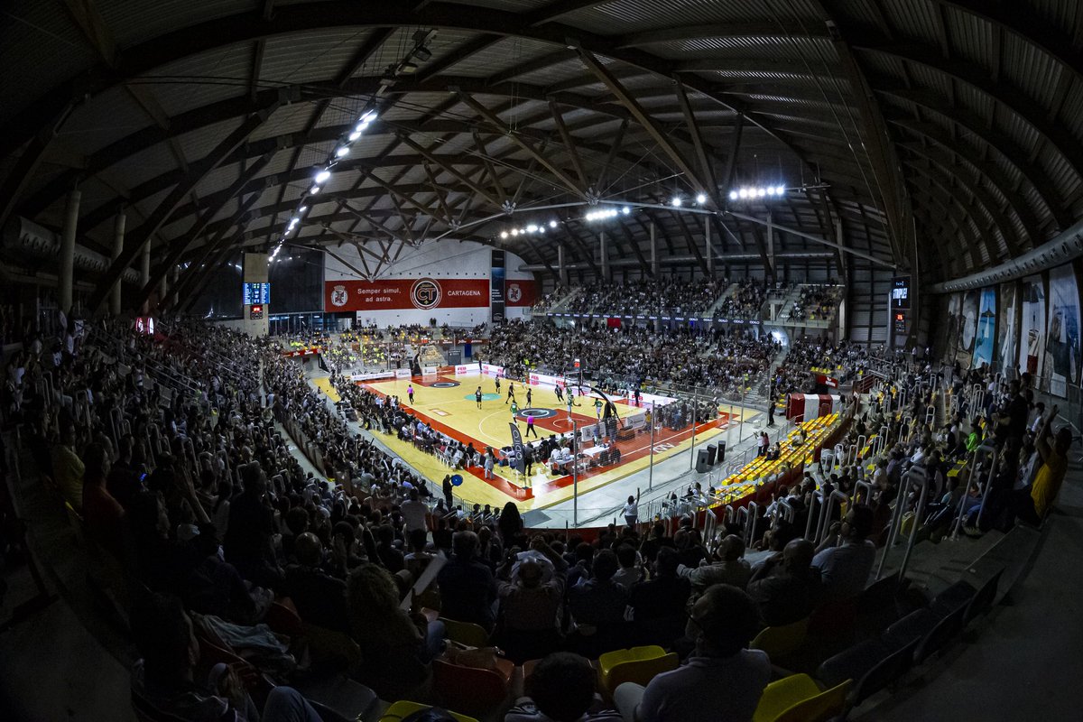 Orgullosisimo de este grupo y de todo lo que ha generado. Ha sido un año histórico, primer año en Primera Feb, Final 4 de la copa y a un paso de la Final4 ACB. 
¿Lo mejor?  Ver a toda una ciudad volcada. Gracias 🖤un año de locura, de unos locos!