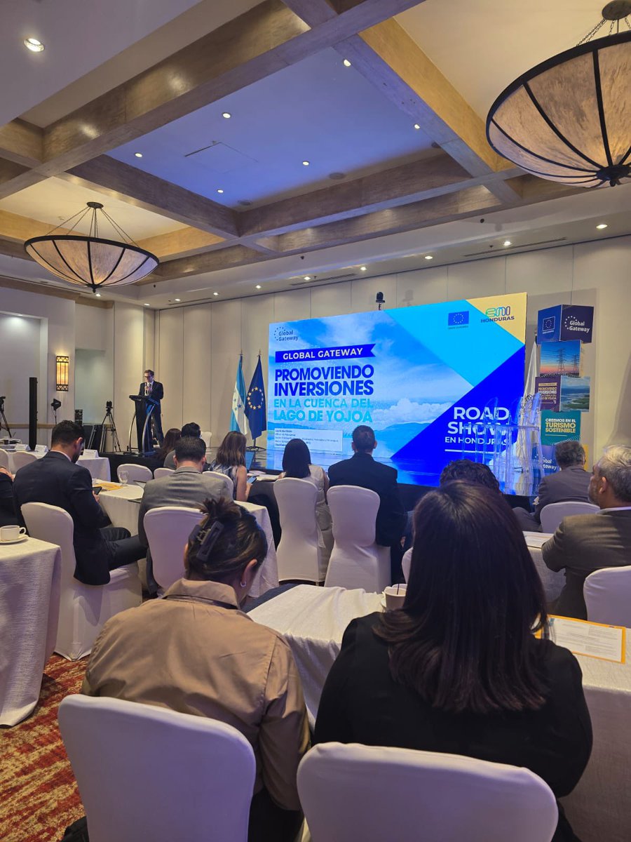 FEDECAMARAHN's tweet photo. 🇭🇳🤝🇪🇺 FEDECAMARA se suma a la agenda #GlobalGateway de la @UEenHonduras 
Hoy, en el Roadshow “Promoviendo Inversiones en la Cuenca del Lago de Yojoa”, identificamos oportunidades para fortalecer la competitividad de las MIPYMES a través de las Cámaras de Comercio de Honduras. https://t.co/S4XyFva4xt
