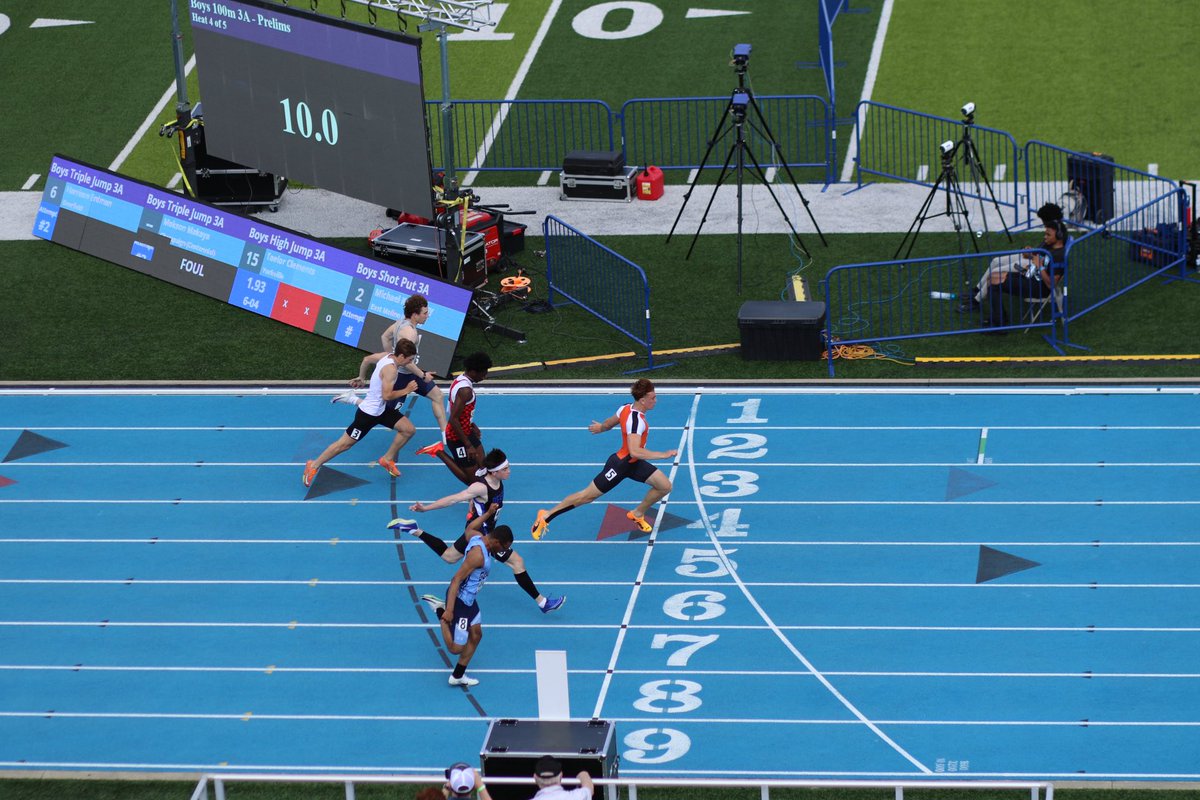 TrackEHS's tweet photo. We have seven events competing in the finals tomorrow! 

PV: Parker Owens 

HJ: Devyon Hill-Lomax

4x8: Colin Thomas, Copper Wittek, Declan Hoeferlin, Jackson Amick 

4x1: Patrick Chism, Cincere Ruffin, Clayton Lakatos, Zach Lane

3200: Hugh Davis 

100 &amp; 200: Clayton Lakatos https://t.co/Gdw06LQgta