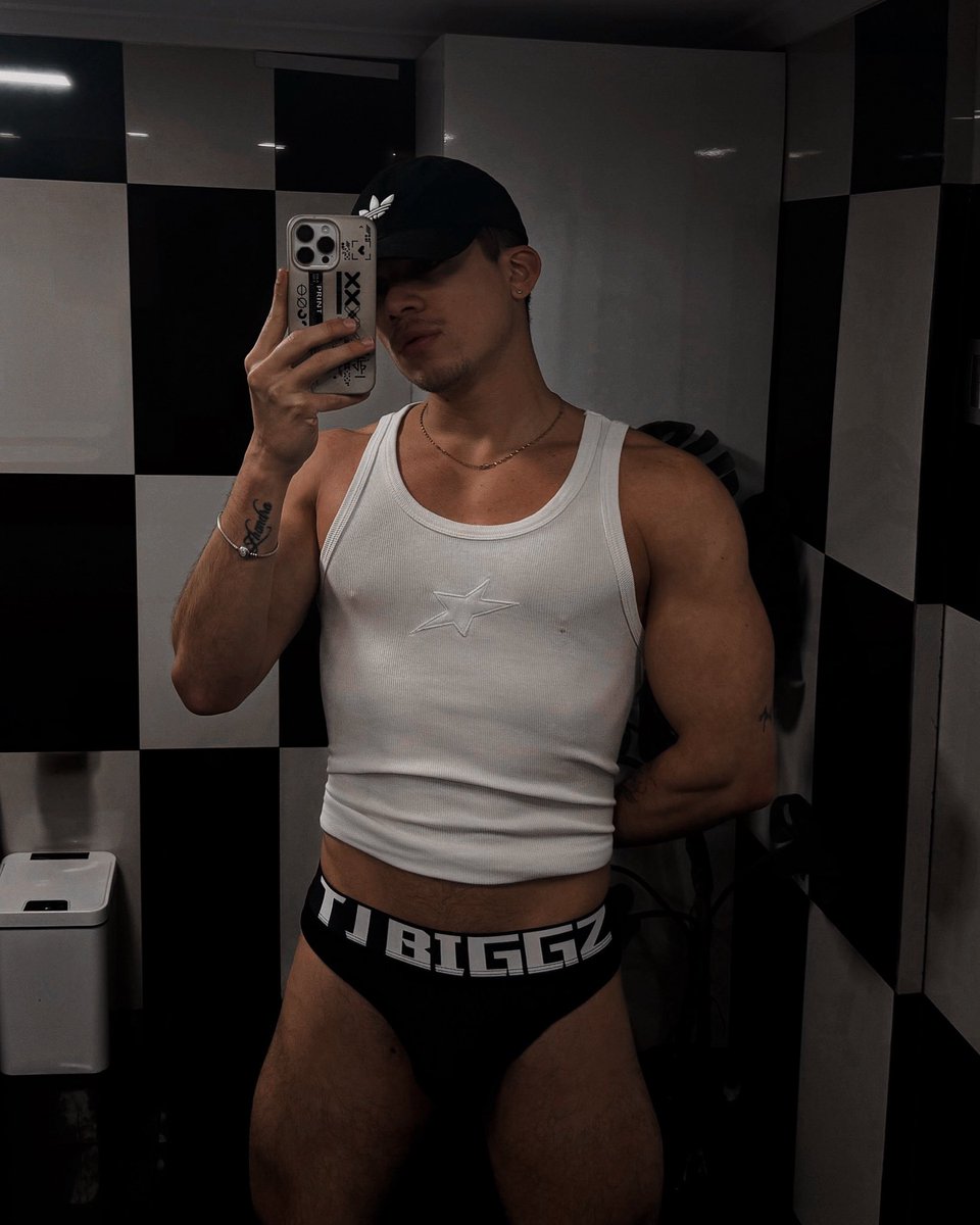 Menos es más 🥵 <a href="/TjBiggz/">Tj Biggz®</a>