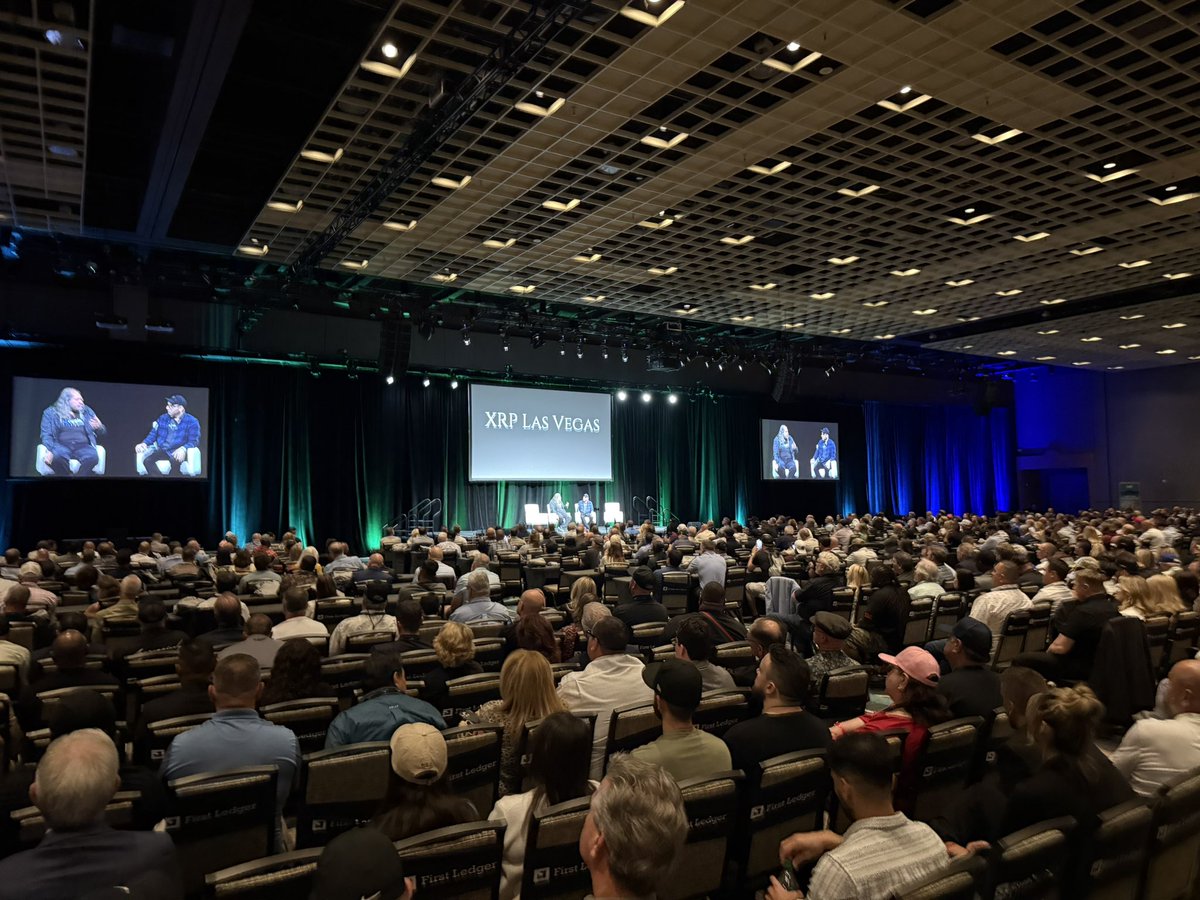 🎤 <a href="/JoelKatz/">David 'JoelKatz' Schwartz</a> fireside with <a href="/Vet_X0/">Vet</a> at XRP Las Vegas!

Chatting about the future of the XRP Ledger and our shark tank pitch comp 🦈