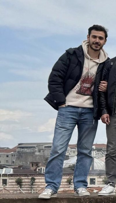 marmarayda yanında çoluğu çocuğu olan adama saldıran mavili amsalak angut İbrahim Aktan istanbul üni mimarlık bölümünde okuyor