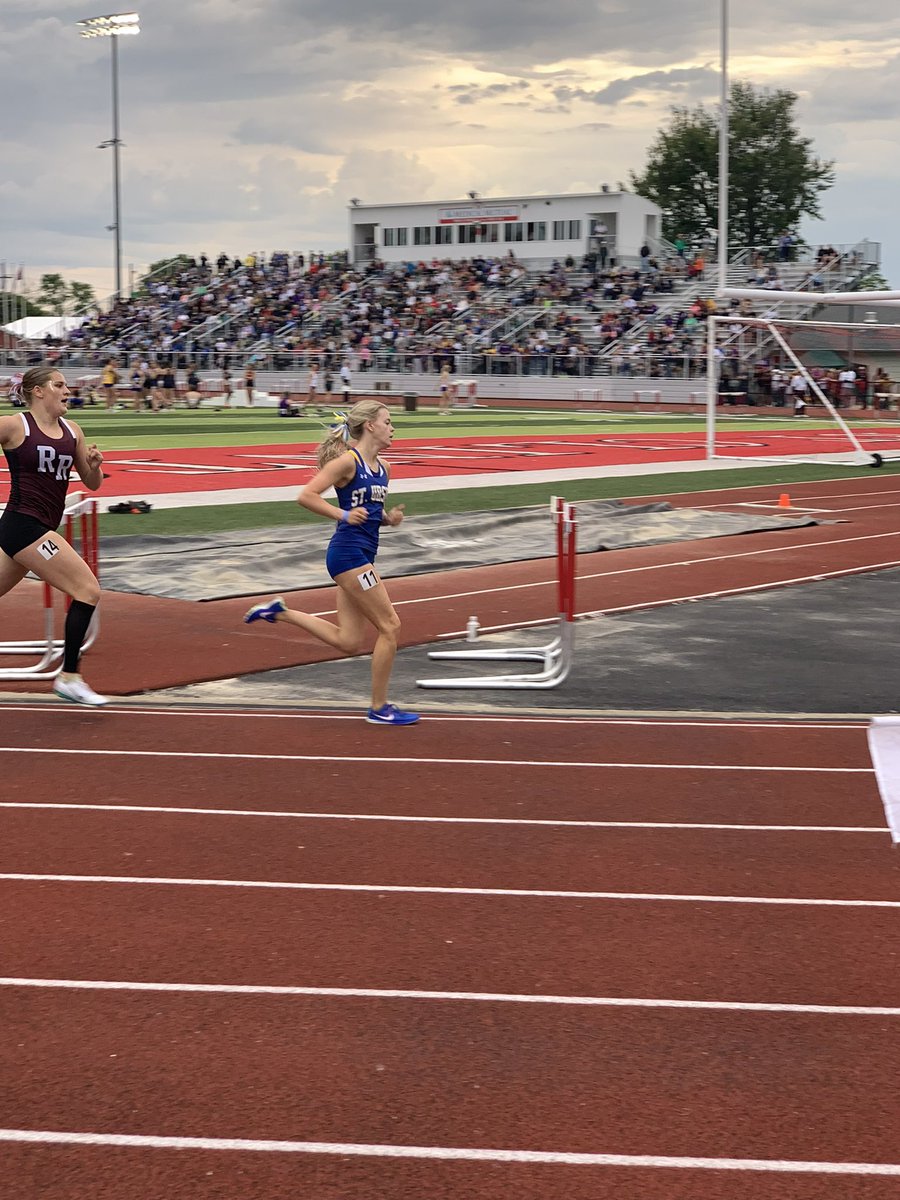 Congratulations to our Arrow track team for competing at Regionals today! The 4x800m team placed 8th, Sophia placed 10th, Kennedy D. placed 5th in discus and got an at large bid to States, and Kennedy B. placed 3rd in discus and qualified for States! #GoArrows 💙🏆