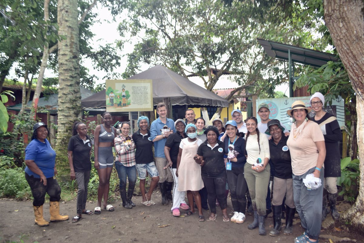 PnudColombia's tweet image. #PromesaClimática I El cumplimiento de las metas de 🇨🇴 frente al cambio climático y la biodiversidad se fortalece con las acciones concretas desde los territorios. 

📍Cierre de Comunidades Rurales por los bosques, Tumaco. @MinAmbienteCo @UKinColombia