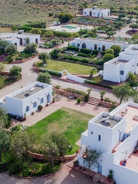 RClaremont's tweet image. 🌿Still on the road in France & about to teach my next workshop.
🎨Opening one final overseas retreat for 2026!
📍Southern Spain
🗓️June 8–15
👥 Small group, all-inclusive
We'll paint near Níjar—desert cliffs, white houses & golden light.
Details in bio. Let’s paint together🌞🖌️