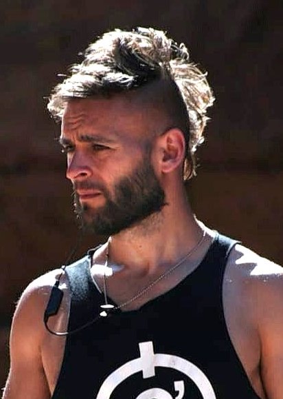 [ENTREVISTA] Cris Tapia Marchiori dirige «Gatillero», thriller protagonizado por Sergio Podeley y Julieta Díaz,  con producción de Dukkah, que se estrena el jueves 12: «La redención es posible, aun en los lugares más oscuros» 
gpsaudiovisual.com/2025/05/30/cri… a través de @gpsaudiovisual