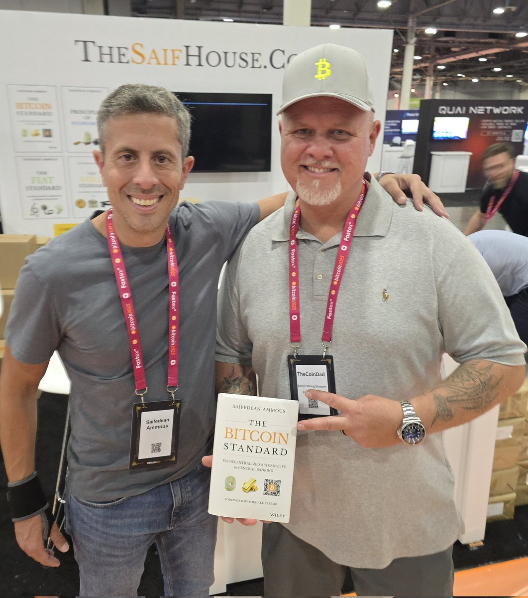 TheCoinDad's tweet image. Then had the pleasure of meeting @jackmallers for the 1st time. Gave him a pack of the new S3 series @btc_cards. Oh and finally got a copy of the Bitcoin Standard and meet @saifedean for 1st time. Many firsts for me this year even though I been around a while.